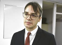 Após mais de 10 horas de sabatina na CCJ, plenário aprova Dino e Gonet