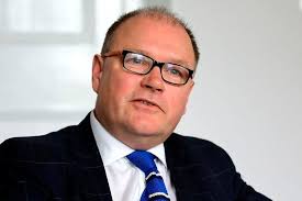 Union leader demands pay rises in next budget for new public servants