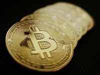 Bitcoin continues its remarkable runup. Gsh2vrobzrijpm