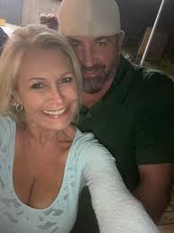 We have Candace Reed serving up your favorite beverages and Chef Jose's  delicious food 🐸 Come out and support your team. See you soon!