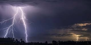Starkregen, hagel und sturmböen möglich bereits nach. M3fllwwusk3bum