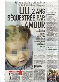 Sa mère veut la protéger. Mais l'enfant est-elle en danger?