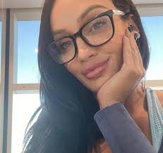 Hayley Vernon Discovers a Shocking Fact About Queen Elizabeth II