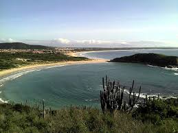 Siga para a praia do peró, estacione e caminhe pela areia em direção à praia das conchas. File Praia Das Conchas Cabo Frio 01 Jpg Wikimedia Commons