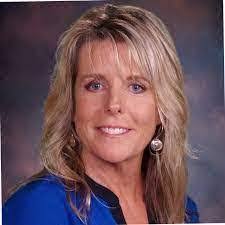 Donna Poplin's Instagram, Twitter & Facebook