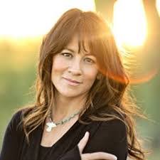 Lynda Skinner's Instagram, Twitter & Facebook