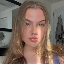 Léa Tremblay (lea_tremblay21)