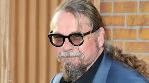 Prime members enjoy free delivery and exclusive access to music, movies, tv shows, original audio series, and kindle books. Sons Of Anarchy Creator Kurt Sutter Reveals What Happened To Club S Iconic Table