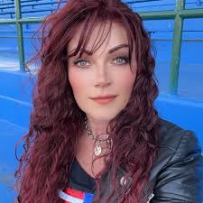 Amy Whalen in people