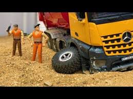 Stunning Construction Rc Dump Truck Low Loader And Jcb Backhoe Tractor Excavator Bruder Youtube In 2020 Trucks Dump Truck Backhoe