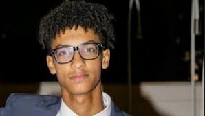 Gara di solidarietà per la famiglia del 16enne stroncato da un malore sul  monopattino a Lecce: "Era un'anima bella"