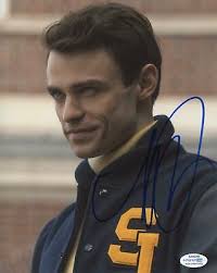 Thomas Doherty "Gossip Girl" AUTOGRAPH Signed 'Max Wolfe' 8x10 Photo E ACOA 