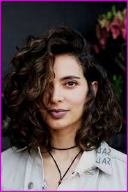 Curly Bob Haircuts Best Short Haircuts For Curly Hair Round Face 2019 Shortcurlyhairstyles Bob Haircut Curly Curly Hair Styles Wavy Bob Hairstyles