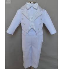 Gwen, la maman, nous raconte la jolie fête qu'elle a préparée Habit Bapteme Garcon Carrefour Des Ceremonies