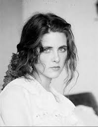 I just realized Maria is humming "Promise".