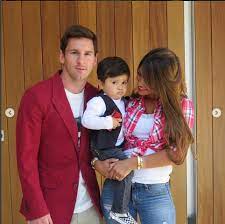 التقيا من خلال ابن عمها الذي كان صديق بعد وقت قصير من حفل الزفاف ، أعلن ميسي أنهم يتوقعون طفلاً آخر. ÙƒÙ„ Ù…Ø§ ØªÙƒØ¨Ø± ØªØ­Ù„Ù‰ Ø´Ø§Ù‡Ø¯ ØµÙˆØ± Ø§Ø¨Ù†Ù‰ Ù…ÙŠØ³Ù‰ Ø³ÙŠØ±Ùˆ ÙˆØªÙŠØ§Ø¬Ùˆ Ø§Ù„ÙŠÙˆÙ… Ø§Ù„Ø³Ø§Ø¨Ø¹