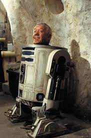 Kenny Baker The Actor Behind R2 D2 Dies At 81 Star Wars Droids Star Wars Film Star Wars Fans