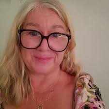 How to teach English online or abroad with a TEFL certificate?