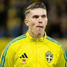 Danny Whitmore's Instagram, Twitter & Facebook