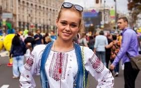 Первым украинцем, который соединил вышиванку с будничной одеждой стал иван франко, который носил ее под пиджак и с. V Ukraine Otmechayut Den Vyshivanki Korrespondent Net