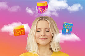 Kristen bell ist mit der titelrolle der beliebten serie veronica mars und der nachfolgenden rolle in heroes zur queen of the nerds ernannt worden. Kristen Bell On Quarantine Beauty Hacks And Cbd Skincare