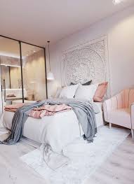 Futuristic And Luxurious Silver Gold Bedroom Ideas White Bedroom Decor Pink Bedroom Decor Pretty Bedroom