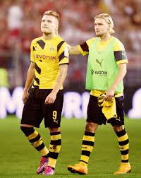 Ciro immobile opened the scoring for the italian outfit before an own goal from marwin. Ciro Immobile Marcel Schmelzer Borussia Futbol