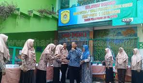 Data pokok pendidikan yang di. 8 Dikbud Apresiasi Layanan Pendidikan Smp Pgri 1 Buduran Harian Bhirawa Online