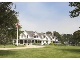 Is planning a big bash for his 60th birthday in martha's vineyard, sources tell the hill. A Famous British Architect Just Bought President Obama S Martha S Vineyard Getaway For 22 4 Million