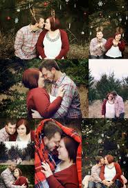 Christmas Photography Cute Couple With A Plaid Blanket Lifestyle Engagement Photos Christmas Photoshoot Christmas Photography Couples Christmas Photography