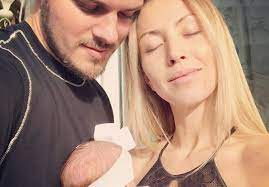Neste seguimento, a mãe de beatriz, de quatro anos, falou também da dinâmica entre si e mickael carreira, destacando quem dos dois é o mais ciumento Laura Figueiredo Afasta Mickael Carreira Fica Longe