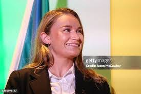 Helen Brownlee's Instagram, Twitter & Facebook