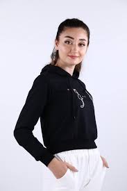 Kapsonlu Duvarda Dort Kedi Islemeli Sweat