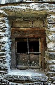 Pin Di Elske Haakma Su Weathered Worn Vecchie Finestre Finestre Antiche Finestre Rustiche