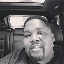 Aaron Figueroa's Instagram, Twitter & Facebook