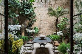 London Based Interior Designer Rose Uniacke S Indoor Garden Rip Tan Courtyard Gardens Design Small Courtyard Gardens Courtyard Garden