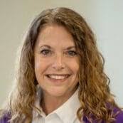 Elizabeth Louden's Instagram, Twitter & Facebook