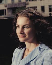 Laurie Morton's Instagram, Twitter & Facebook