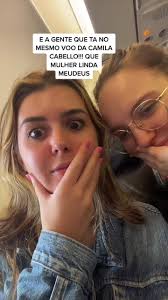 Mulher Linda de Máscara