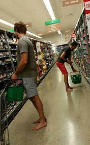 Pin By Paul On Kaalvoet Barefooters Bare Men Preppy Men