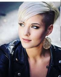 Coupes courtes cheveux afro cheveux afro très courts cheveux courts femme noire idée coiffure cheveux court coupes de cheveux courts de bonne qualité pour 2018 source by ameliellambert. Cheveux Courts Couleur Ideale 3 Valentin Coiffeur Coloriste