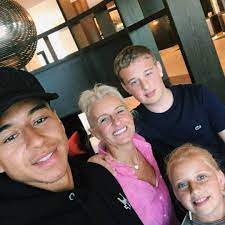 Sep 23, 2020 · quartiers de reconquête républicaine (carte de france détaillée) septembre 23, 2020; Pin By Turtle Lightwood On United Jessie Lingard Jesse Lingard Supportive Family