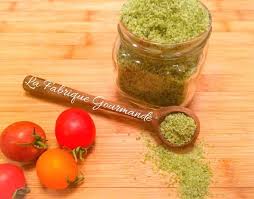 La Fabrique Gourmande Fleur De Sel Au Basilic Maison Basilic Conservation Legumes Epices Et Herbes