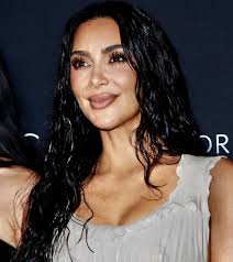 43-year-old Kim Kardashian has fans going wild! “She finally looks her  age”. Kim was seen at an event in New York City wearing a dress that was  allegedly sculpted onto her body.