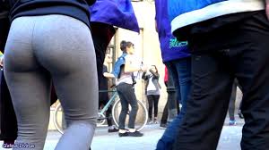 Thick hungry ass candid caught in the wild