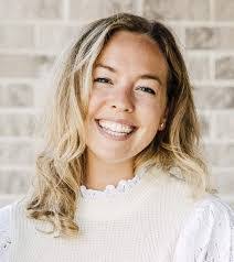 April Flagg's Instagram, Twitter & Facebook