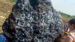 El pasado 27 de mayo el fotógrafo gunarto song, captó el instante en el que, al parecer, un meteorito cae sobe un volcán. Ou61gntcox5aem
