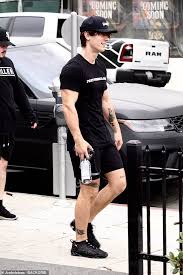 Tiktok star bryce hall beefs, brawls with restaurant staff. Tik Tok S Bryce Hall Seen For First Time After Lawsuit For Assault And Battery By Restaurant Owner Daily Mail Online