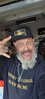 Heeeeeyyyyy yyyyoooouuuuuu guuuyyyyyyyysssss! Miss my friends Chris Cawthon  Nick Willey Curtis Person Frank Heffner and my other idiot friends down in  south KC/Belton area. Can't forget about Roadside Bar & Grill either.