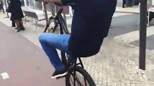 Have a Laugh with the 20 Best Cycling GIFs! - Škoda We Love Cycling